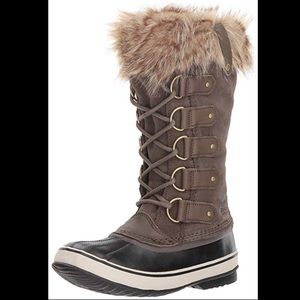 Sorel Size 7.5 Joan Of Arc Boot